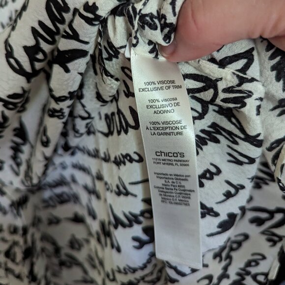 Chicos Blouse Womens 2 or L White and Black French Coup De Foudre Script - Picture 2 of 7